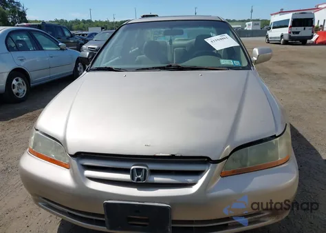 2002 Honda Accord 2.3 Ex/2.3 Se из США, поврежденный, VIN 1HGCG66882A157153